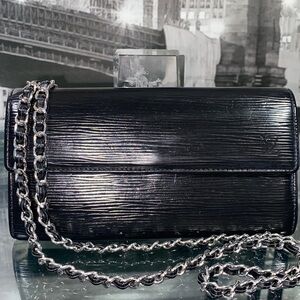 Authentic Louis Vuitton Black Epi Sarah Wallet